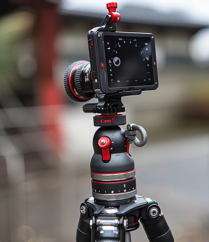 Camera Handles for Precise Control in Macro Photography
